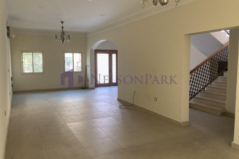 4 bedrooms Villa in Doha, Qatar No. 58466 4