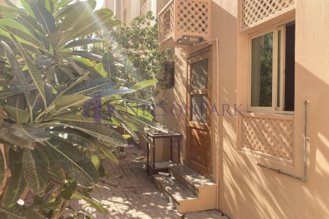 4 bedrooms Villa in Doha, Qatar No. 58466 6