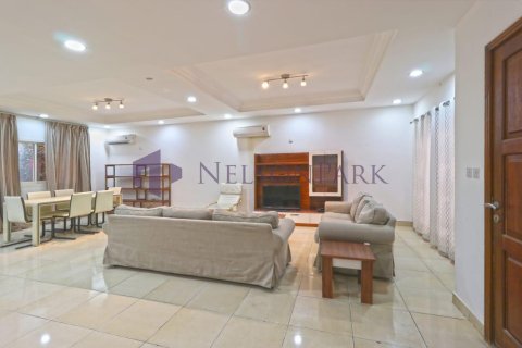 4 bedrooms Villa in Doha, Qatar No. 58477 2