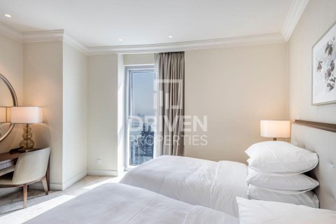 Квартира с 3 спальнями в The Address Residence Fountain Views, ОАЭ №193299 11