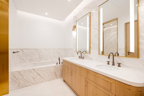 2 bedrooms Apartment in Business Bay, UAE No. 195110 15