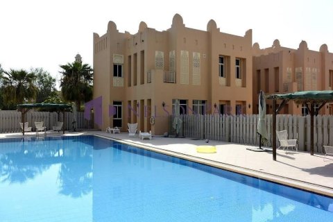 4 bedrooms Villa in Doha, Qatar No. 58534 11