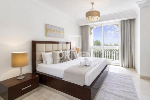 2 bedrooms Apartment in The Crescent, UAE No. 189969 7