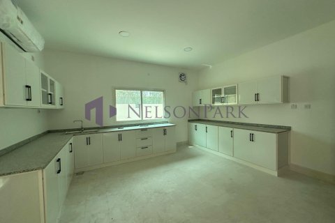 4 bedrooms Villa in Doha, Qatar No. 60980 5
