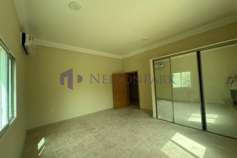 4 bedrooms Villa in Doha, Qatar No. 60980 11