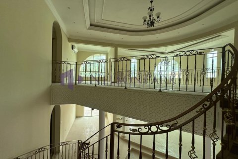4 bedrooms Villa in Doha, Qatar No. 60980 12