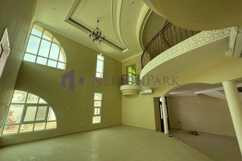 4 bedrooms Villa in Doha, Qatar No. 60980 9