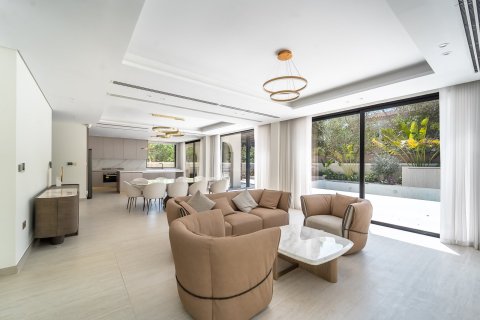 5 bedrooms Villa in Jumeirah Village Triangle, UAE No. 161046 3