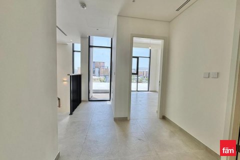 3 bedrooms Villa in Dubai, UAE No. 142563 10