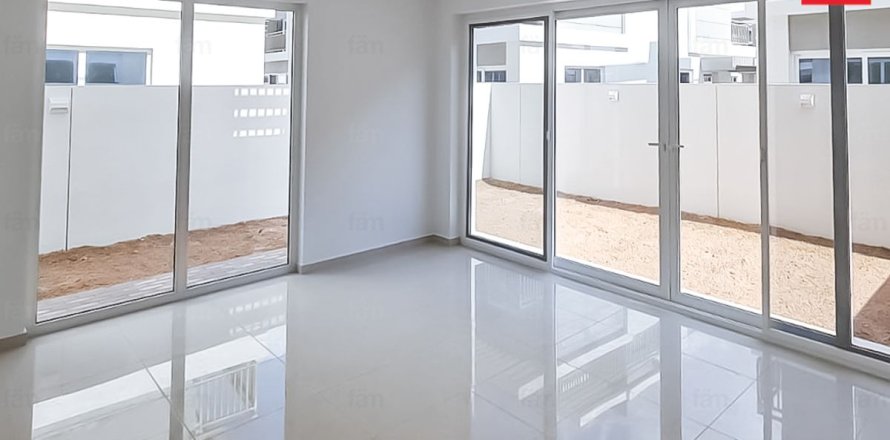 3 bedrooms Townhouse in Dubai, UAE No. 142558
