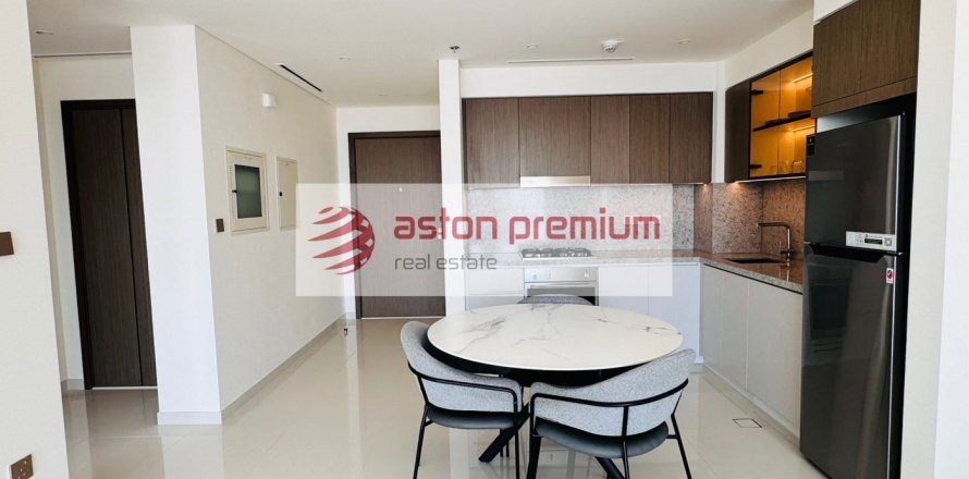 Квартира с 1 спальней в EMAAR Beachfront, ОАЭ №135958