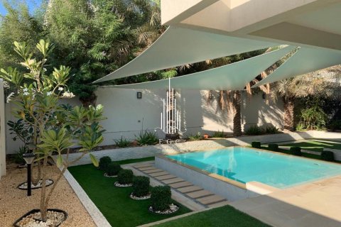 Villa de 5 dormitorios en  Yas Island, UAE No. 24812 4