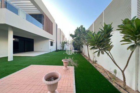 Villa de 5 dormitorios en  Yas Island, UAE No. 24813 23