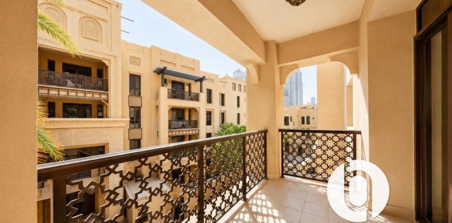Apartment de 3 dormitorios en Old Town, UAE No. 203371