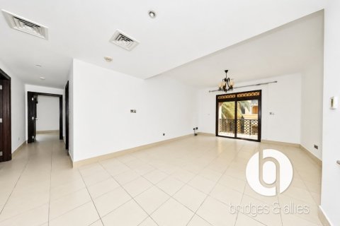 Apartment de 3 dormitorios en Old Town, UAE No. 203371 4