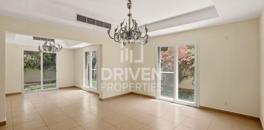 5 bedrooms Villa in Dubai Silicon Oasis, UAE No. 192760