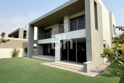 Villa de 5 dormitorios  No. 114183 2