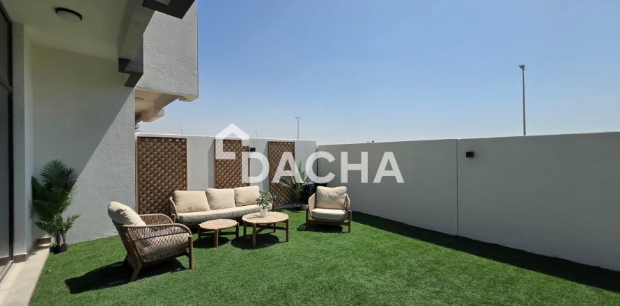 4 bedrooms Townhouse in Dubai, UAE No. 198511