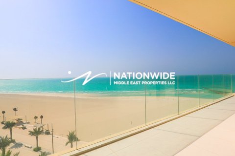 Apartment de 3 dormitorios en Abu Dhabi, UAE No. 124566