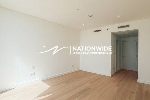 Apartment de 3 dormitorios en Abu Dhabi, UAE No. 124566 11