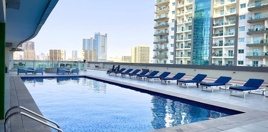 2 bedrooms Apartment in Dubai Sports City, UAE No. 173367