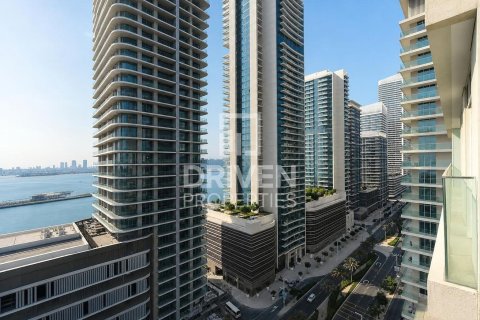 Квартира с 2 спальнями в EMAAR Beachfront, ОАЭ №193523 17