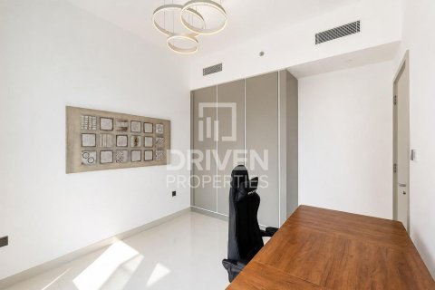 Квартира с 2 спальнями в EMAAR Beachfront, ОАЭ №193523 7