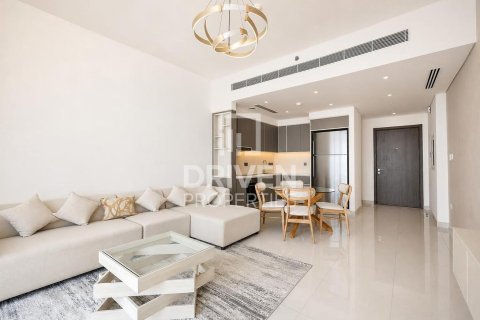 Квартира с 2 спальнями в EMAAR Beachfront, ОАЭ №193523