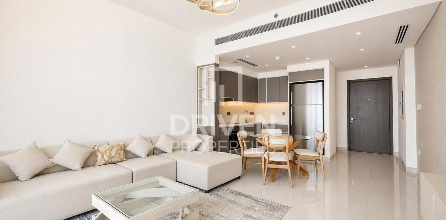 Квартира с 2 спальнями в EMAAR Beachfront, ОАЭ №193523