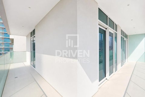 Квартира с 2 спальнями в EMAAR Beachfront, ОАЭ №193523 15