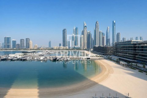 Квартира с 2 спальнями в EMAAR Beachfront, ОАЭ №193523 20