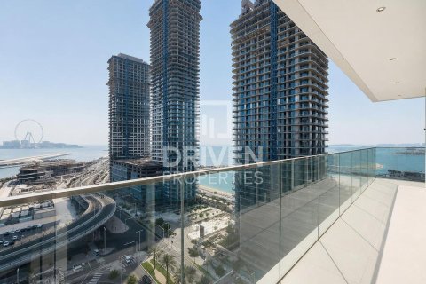 Квартира с 2 спальнями в EMAAR Beachfront, ОАЭ №193523 18