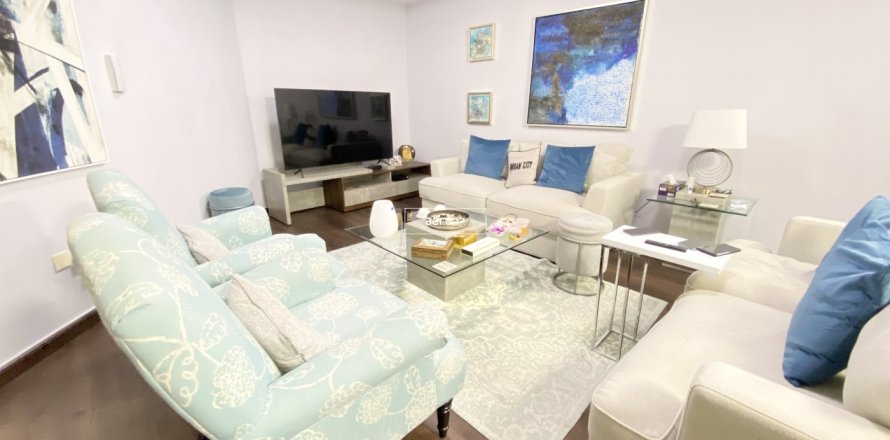 Apartment de 2 dormitorios en Jumeirah Lake Towers, UAE No. 102818