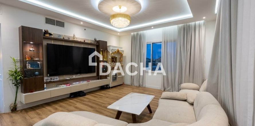 Квартира с 2 спальнями в District 10, ОАЭ №207836