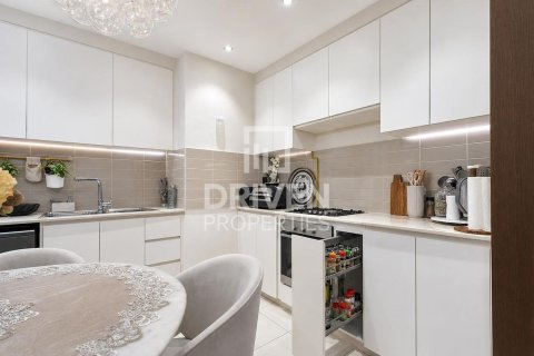 Apartment de 2 dormitorios en Hayat Boulevard, UAE No. 209548 12