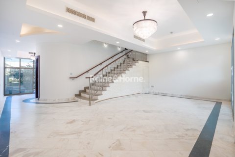 Вилла с 4 спальнями в Al Furjan, ОАЭ №156376 5