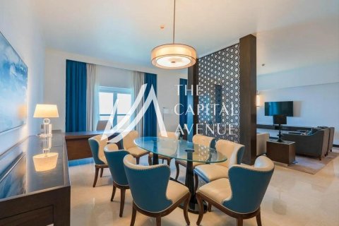 Apartment de 3 dormitorios en The Marina, UAE No. 86540 3