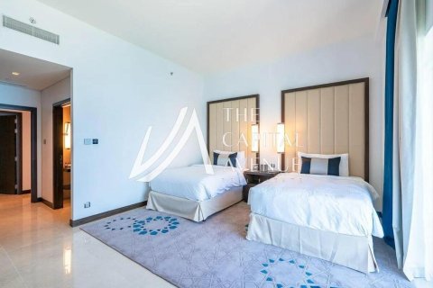 Apartment de 3 dormitorios en The Marina, UAE No. 86540 8