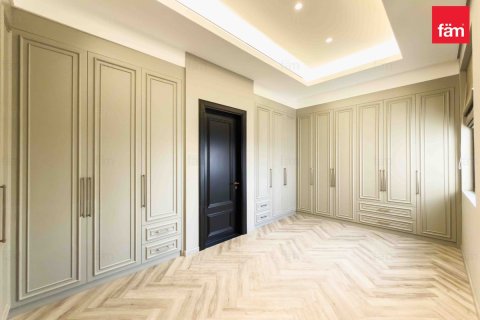 Villa de 5 dormitorios  No. 131266 16