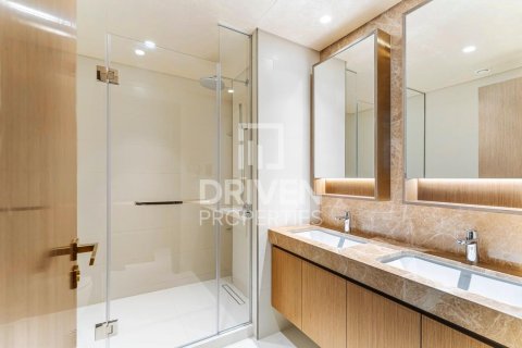 Квартира с 2 спальнями в EMAAR Beachfront, ОАЭ №190985 11