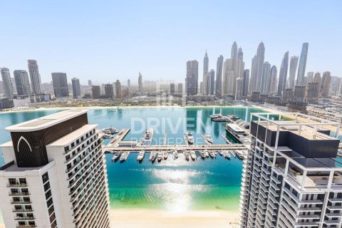 Квартира с 2 спальнями в EMAAR Beachfront, ОАЭ №190985 2