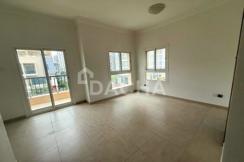 3 bedrooms Villa in District 11, UAE No. 161162 11