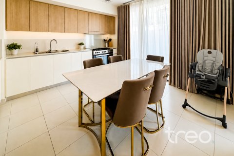 Townhouse de 4 dormitorios en EMAAR South, UAE No. 206230 6
