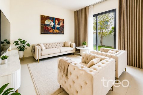 Townhouse de 4 dormitorios en EMAAR South, UAE No. 206230 3