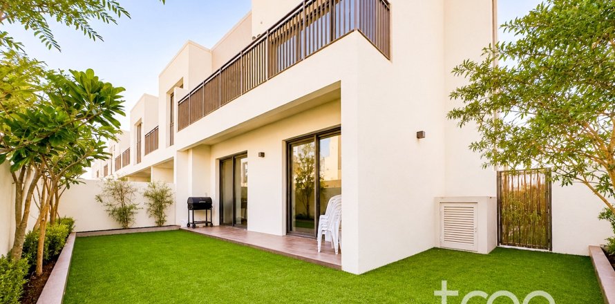 Townhouse de 4 dormitorios en EMAAR South, UAE No. 206230
