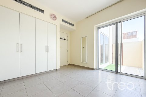 Appartement de 3 chambres à EMAAR South, UAE No. 206236 12
