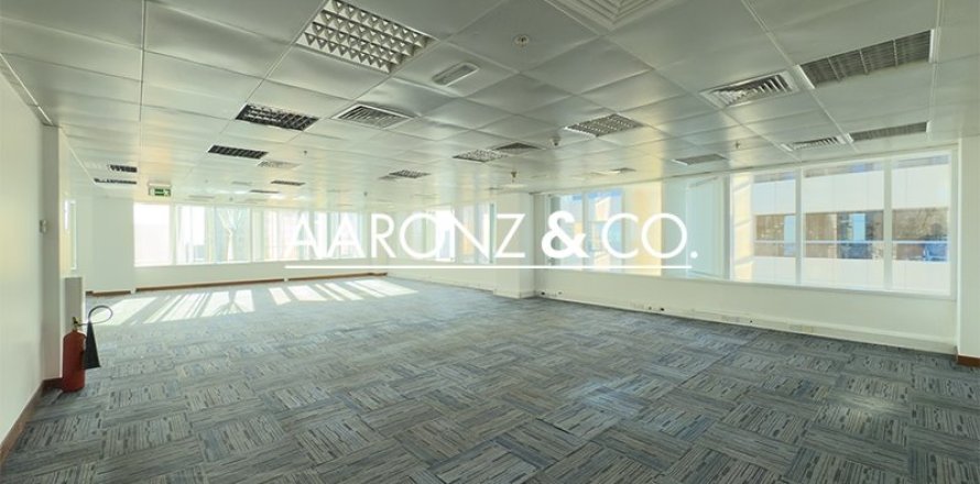 186مربع، مكتب في Sheikh Zayed Road, الإمارات العربية المتحدة رقم 132753
