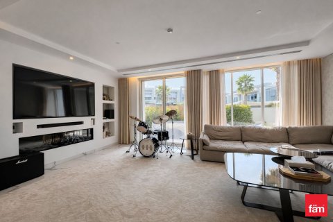 Villa de 4 dormitorios en Dubai, UAE No. 148621 15