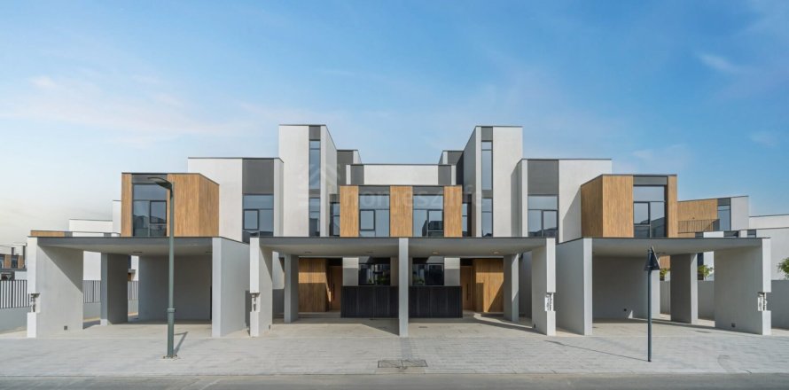 Townhouse de 3 dormitorios en Mudon, UAE No. 151457