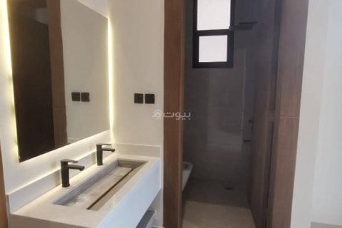 5 bedrooms Villa in Riyadh, Saudi Arabia No. 67375 5